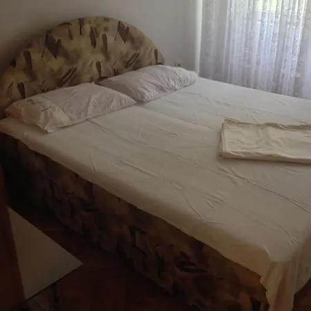 Apartament Mirela Warna