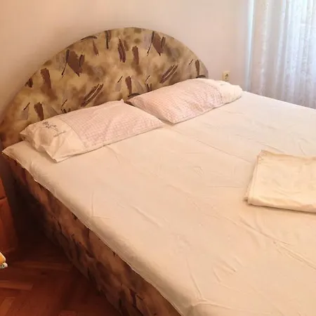 Apartament Mirela Warna